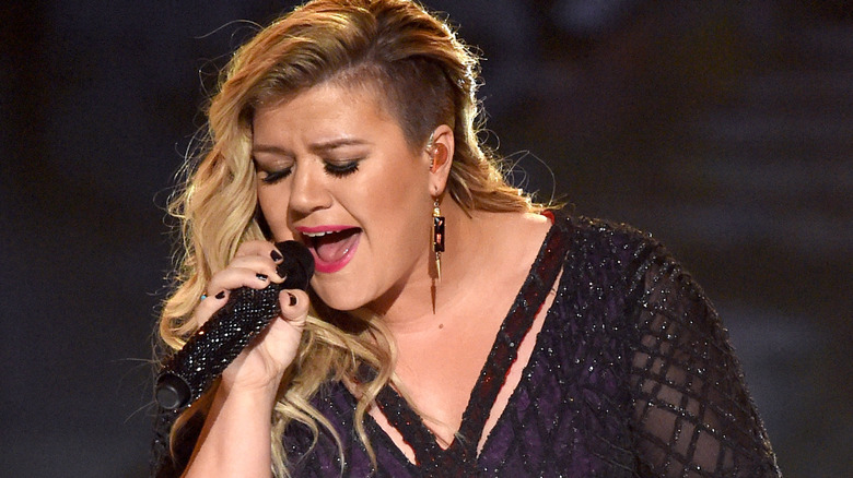 Kelly Clarkson singing