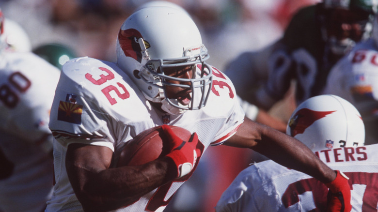 LeShon Johnson playing football for the Arizona Cardinals in 1996